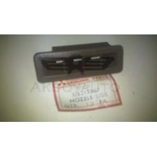 MB213867-BAKALİT ÖN GÖĞÜS YAN HAVA L300 84-87